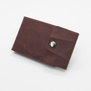 Kamino card wallet in dark brown.